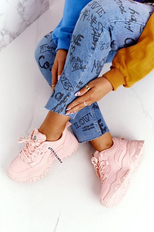 Жіночі кросівки на масивній підошві Pink Laugh