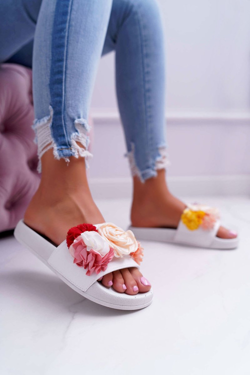 Жіночі шльопанці у квіточки білі Della