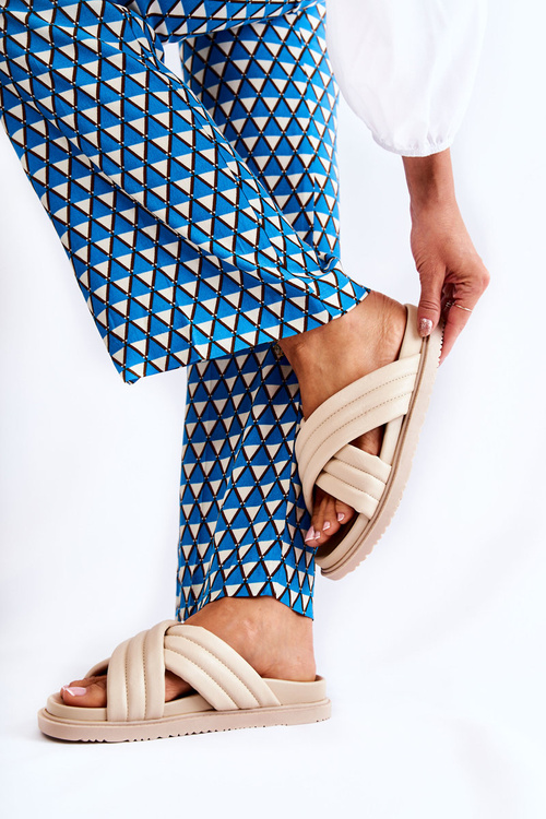 Класичні жіночі шкіряні тапочки бежеві Daron