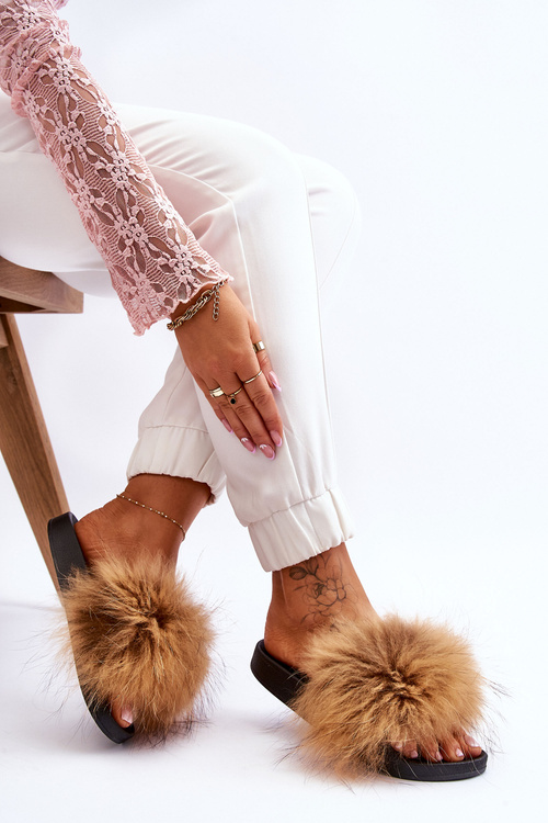 Жіночі гумові тапочки з хутром коричневого кольору Лукреція