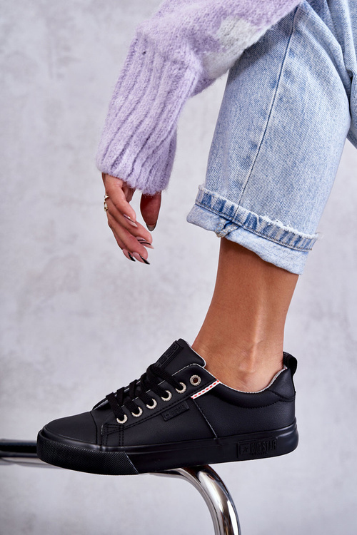 Жіночі низькі шкіряні кросівки Big Star KK274006 Чорні