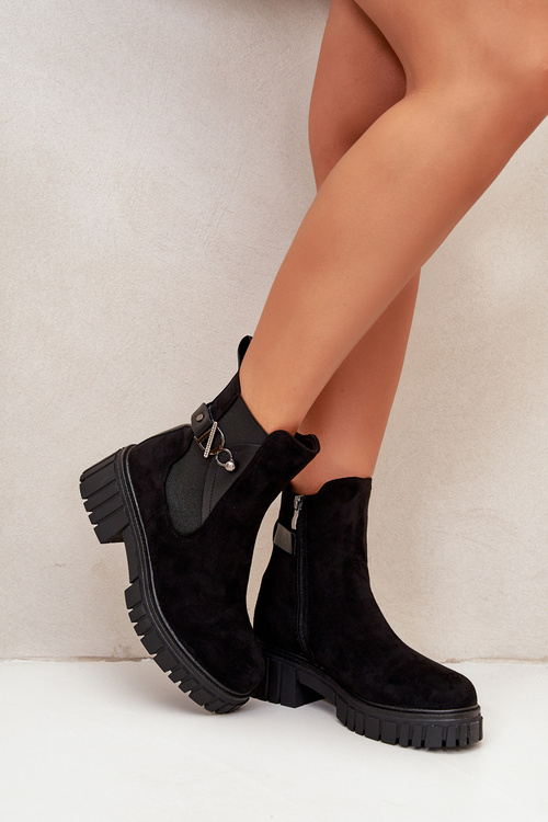 Теплі жіночі черевики з золотистими деталями, еко-замша чорного кольору Bervena