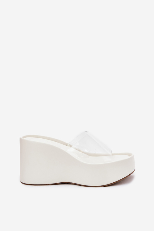 Жіночі сандалі на платформі з прозорим ремінцем білі Zolretia