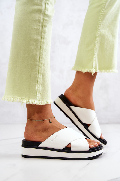 Шкіряні жіночі тапочки Big Star JJ274723 Білі