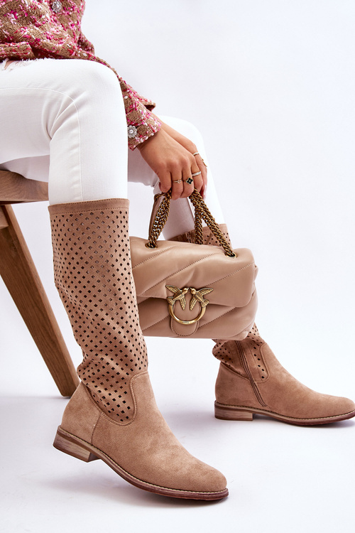 Жіночі замшеві ажурні чоботи бежеві саванна