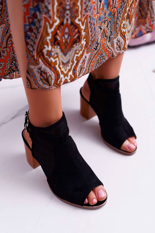 Жіночі замшеві босоніжки чорні Thido