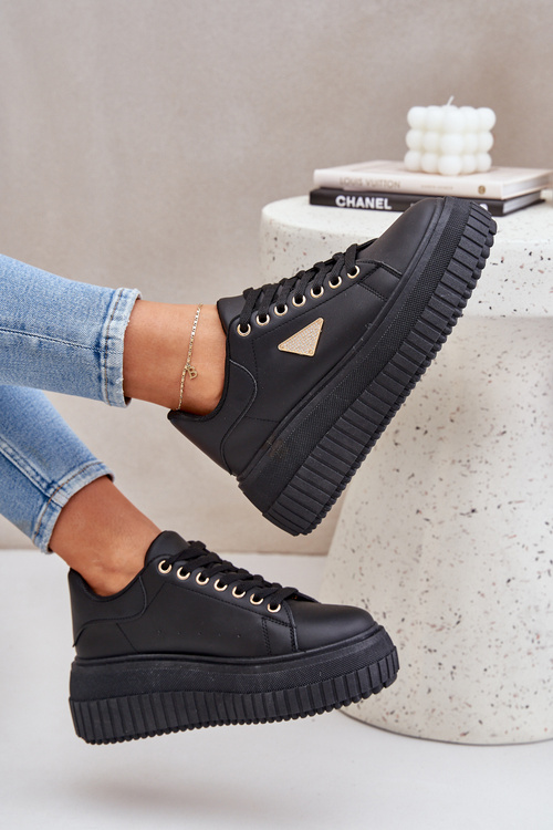 Стильні кросівки на масивній платформі чорні Vallexia