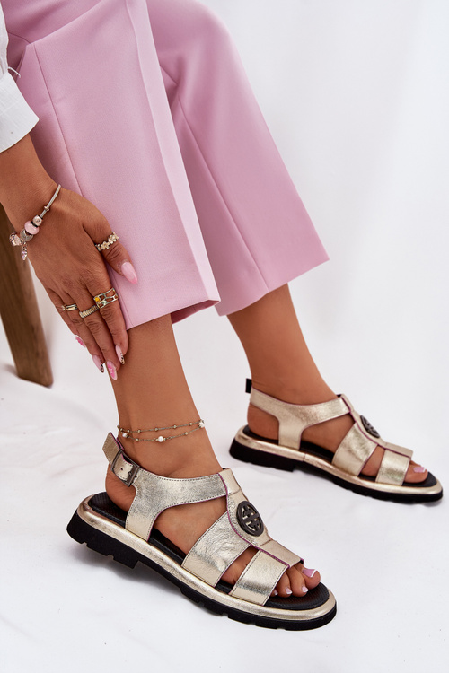 Шкіряні жіночі сандалі лаковані з декоративним елементом Artiker 56C0691 чорні