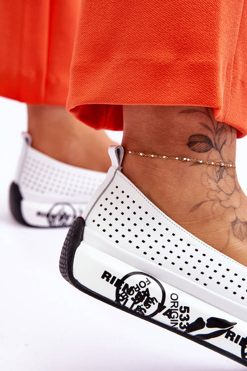 Шкіряні ажурні кросівки білі ношені