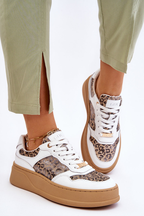 Зручне жіноче спортивне взуття GOE LL2N4052 біло-бежевий