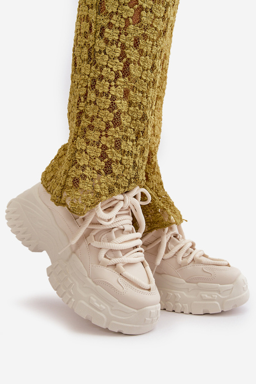 Жіночі кросівки на масивній підошві світло-бежевого кольору Nevela