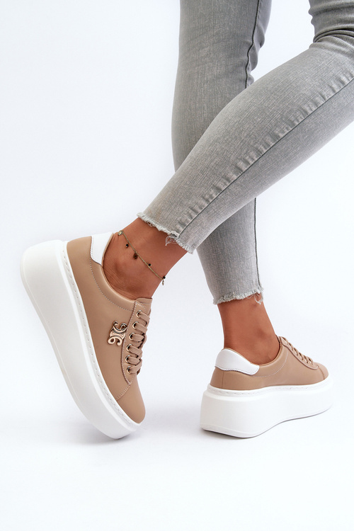 Коричневі жіночі шкіряні кросівки на платформі Pernalia