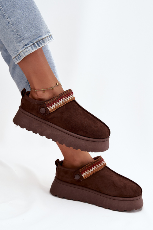 Жіночі низькі зимові черевики з рухомим ремінцем і вишивкою на платформі шоколадні Lyrisse