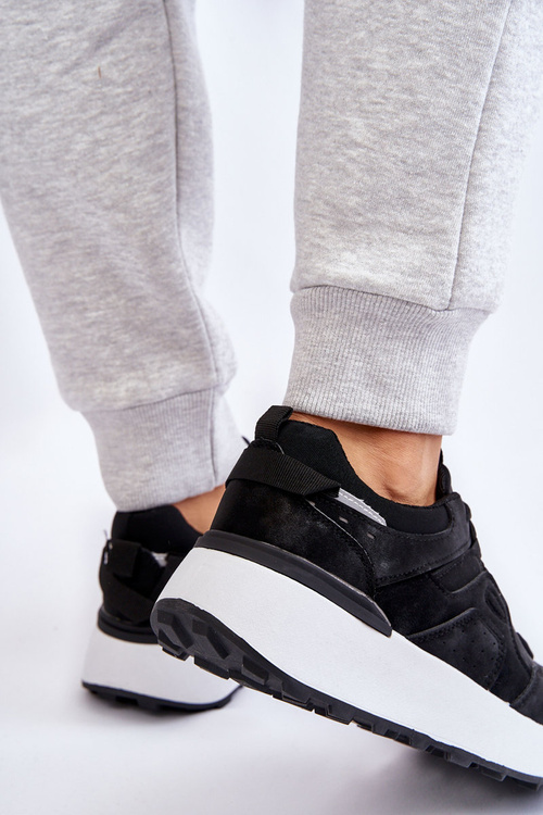 Жіноче спортивне взуття на платформі чорні Dakari