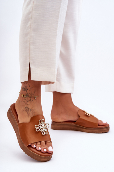 Жіночі шкіряні тапочки на платформі з орнаментом коричневого кольору Azera