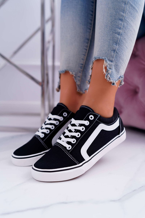 Жіночі кросівки тканинні чорні Bestro