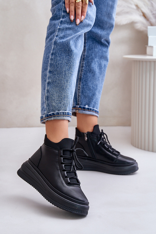 Легке шкіряне спортивне взуття на платформі Artiker 55C1041 чорного кольору