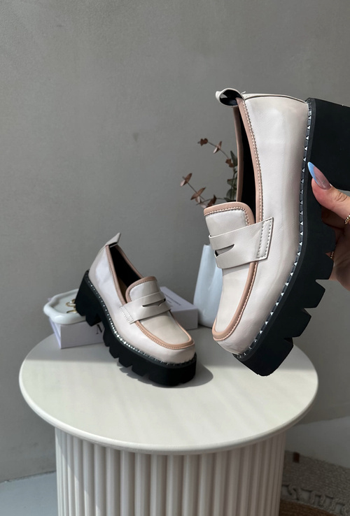 Жіночі шкіряні мокасини D&A MR870-32 Beige