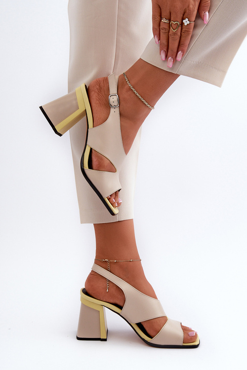 Жіночі босоніжки на танкетці бежеві D&A MR38-153