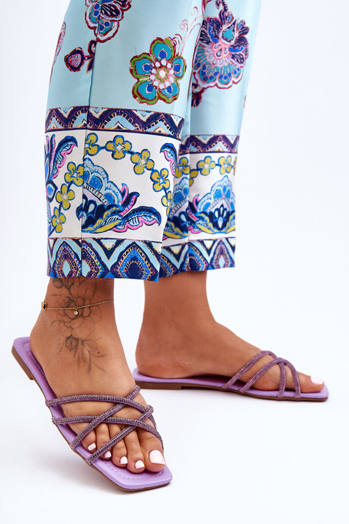 Жіночі босоніжки на ремінцях з фіолетовим діамантом Leomi