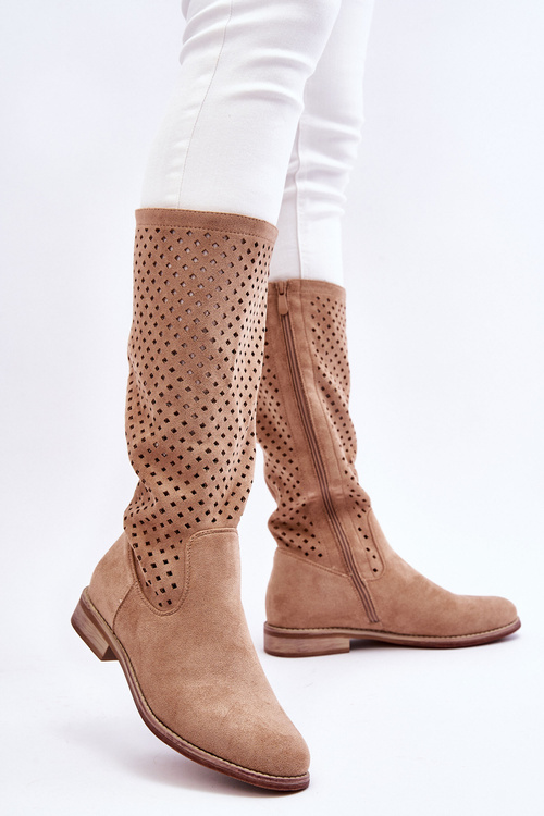 Жіночі замшеві ажурні чоботи бежеві саванна
