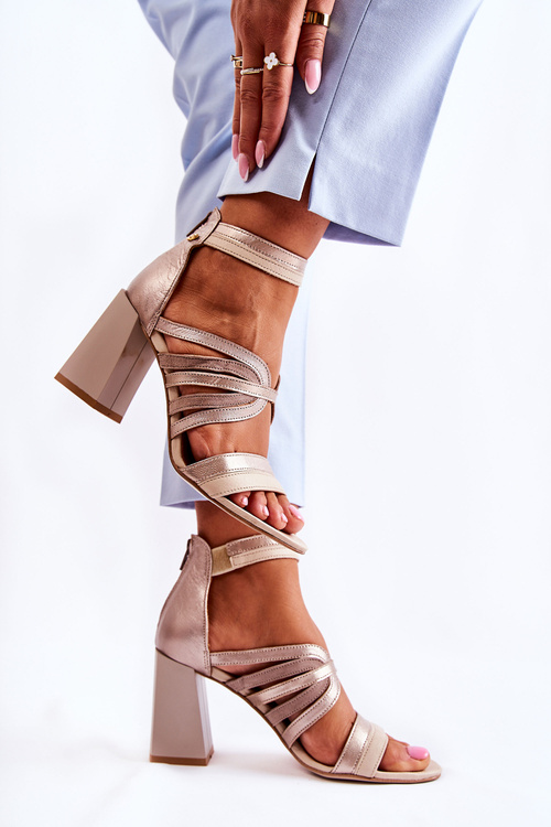 Жіночі шкіряні босоніжки на масивній колодці Maciejka 05514-04 Бежево-золотий