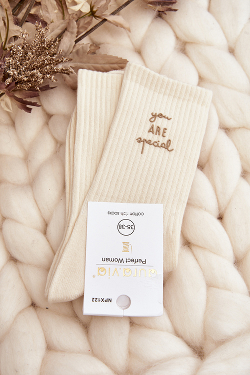 Жіночі однотонні шкарпетки зі світло-бежевим текстом