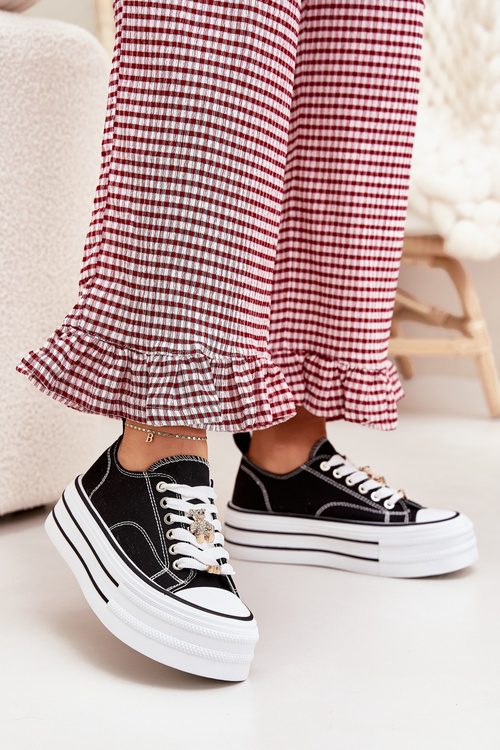 Жіночі Кросівки На Платформі З Золотими Прищіпками Чорні Fiorina