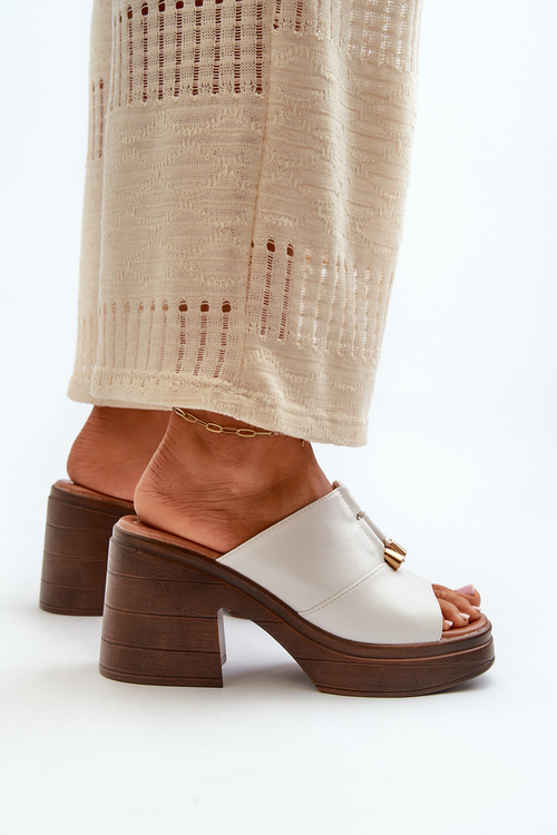 Жіночі білі босоніжки Dafira з екошкіри на платформі та підборах