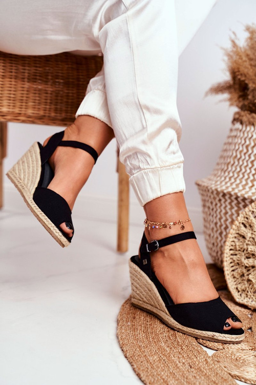 Жіночі босоніжки на танкетці Big Star Black DD274A209