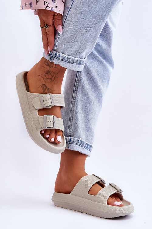 Жіночі поролонові босоніжки зі смужкою світло-сірі Sharmen