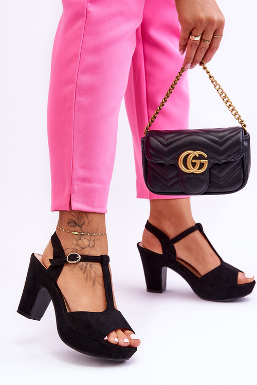 Замшеві босоніжки на високих підборах чорні Felicia