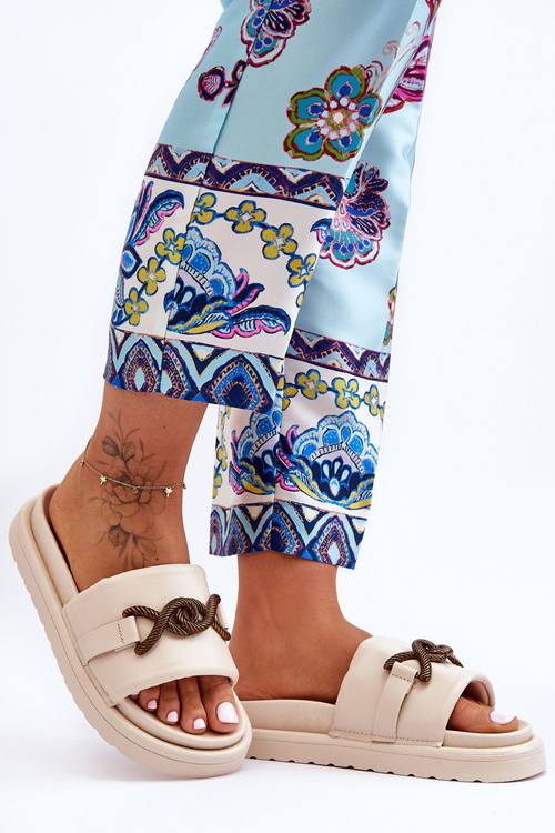 Жіночі декоративні босоніжки бежеві Verso