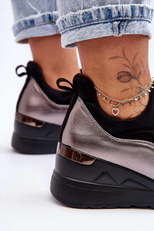 Жіночі сліпони на танкетці чорно-сріблясті Farro