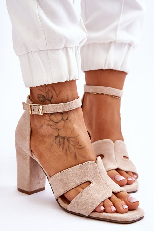 Модні замшеві босоніжки на високих підборах бежеві Aubrey