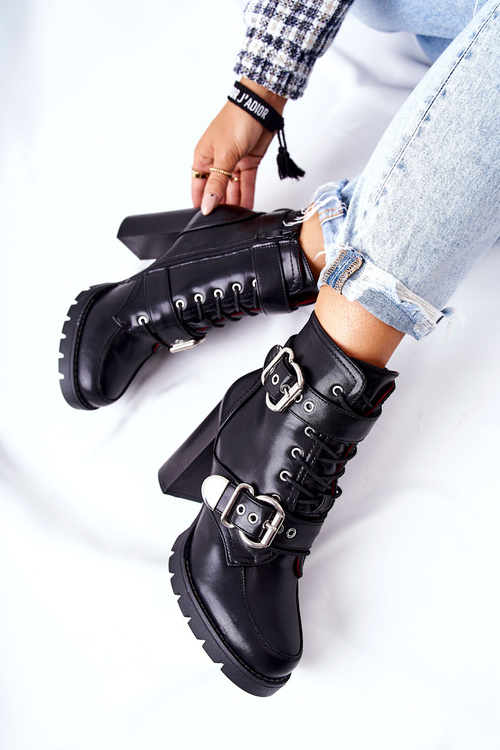 Чоботи чорні з пряжкою Flaris