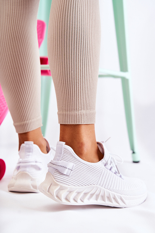 Жіноче взуття зі спортивного матеріалу White Lenney