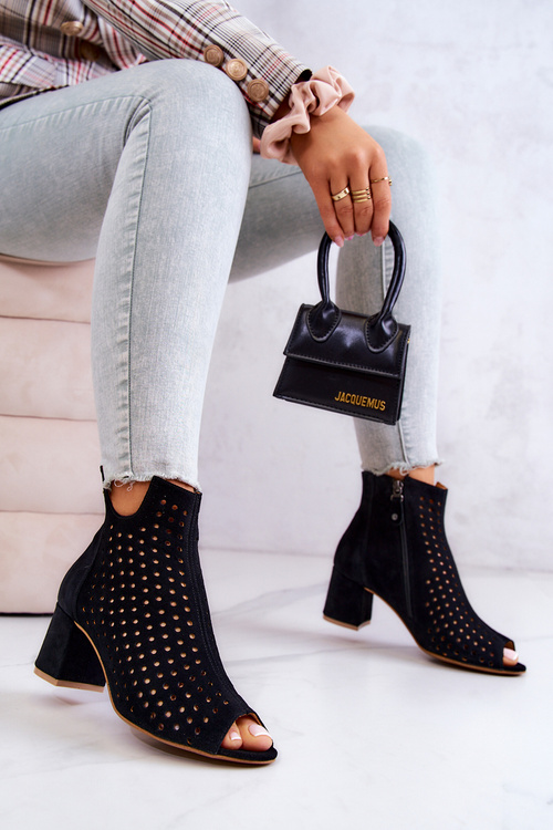 Чоботи шкіряні ажурні Maciejka 05420-43 Чорні