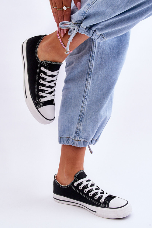 Класичні низькі жіночі кросівки Black Vegas