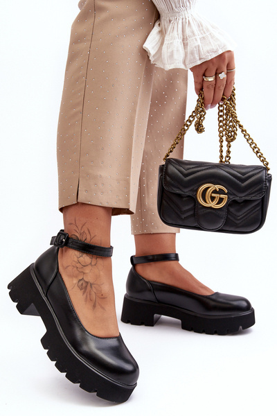 Жіночі туфлі на низькому каблуці з пряжкою Black Owen