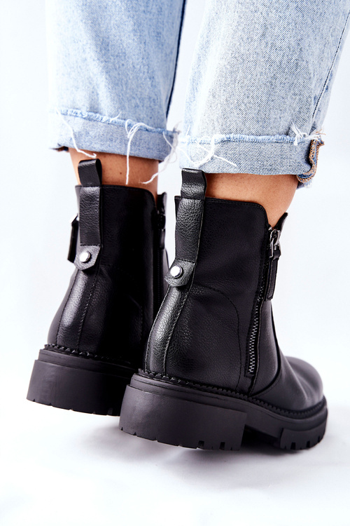 Жіночі черевики на плоскій підошві з повзунками чорного кольору Silvan