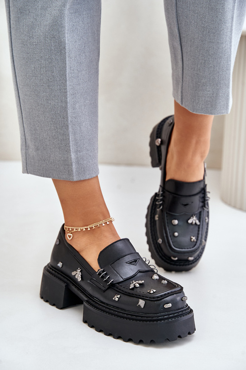 Шкіряні жіночі туфлі з декором D&A MR880-102 Чорні