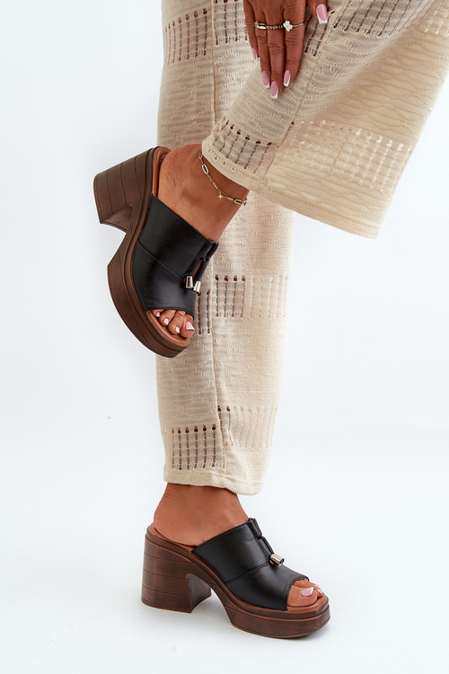 Жіночі босоніжки на платформі та масивному каблуці чорного кольору Dafira