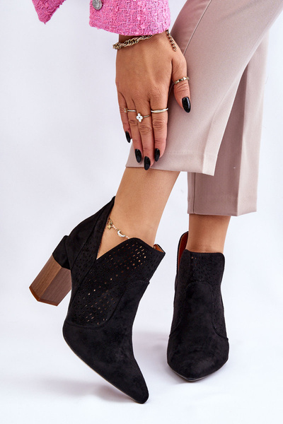 Модні замшеві ажурні чоботи на підборах Black Genevi