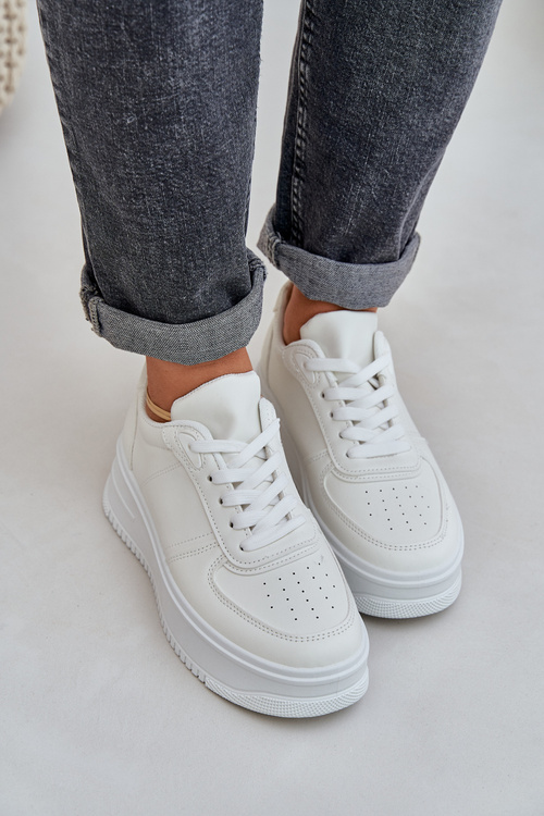 Жіночі кросівки на платформі з декоративною шнурівкою білого кольору Mistra