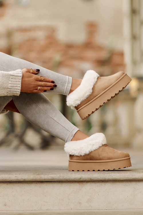 Снігові черевики з низькою халявою з хутром на платформі. Еко-замша Camel Neathoria