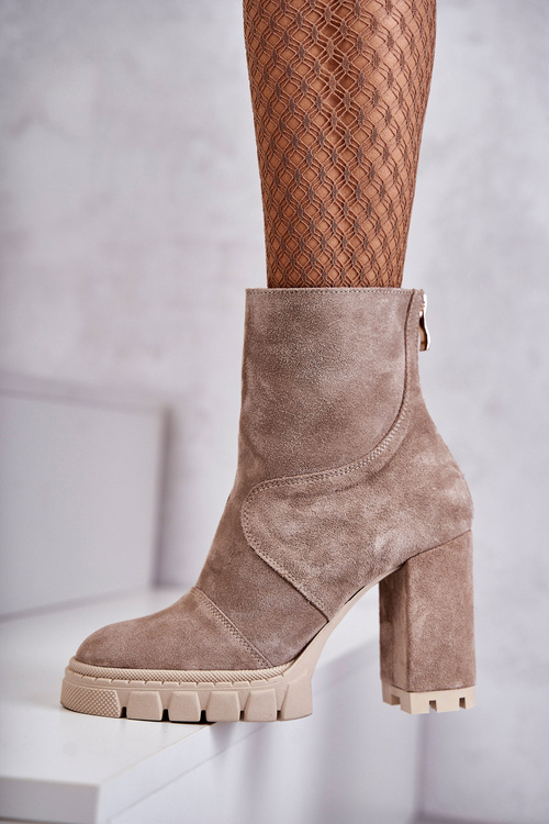 Замшеві Чоботи На Каблуці Бежеві Elia