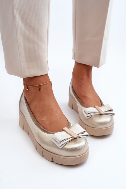 Шкіряні балетки на платформі з золотим декором Lewski 3384