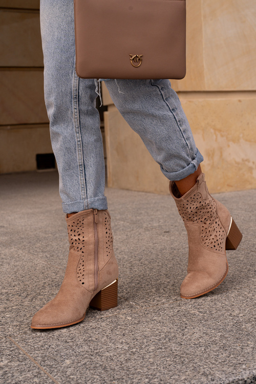 Ажурні ботильйони на каблуці з еко замші на блискавці темно-бежеві Sevana