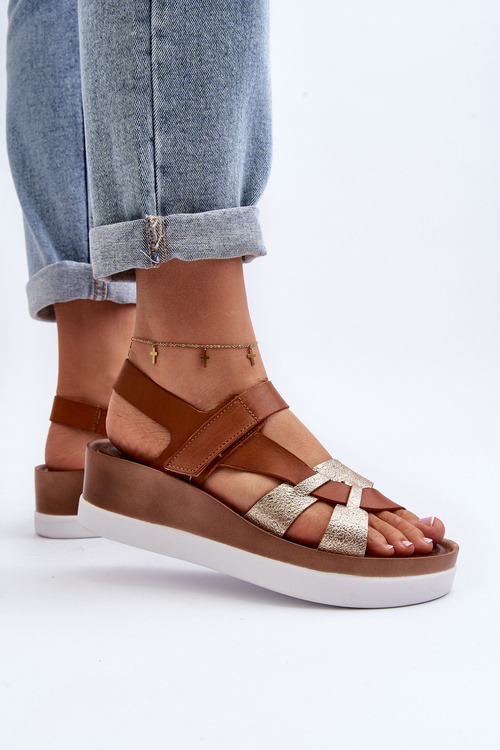 Коричневі жіночі шкіряні босоніжки на платформі Zazoo 40397